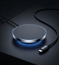 Locatra™ Magnetic Wireless Charger – MagSafe Compatible Fast Charging Pad